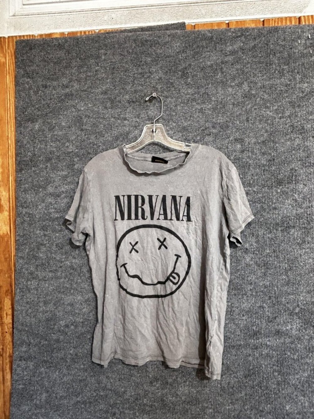 Nirvana Shirt Mens Medium Gray Smiley Face Graphic Tee Cotton On Band Rock Music